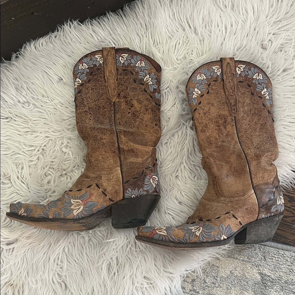 Dan Post embroidered cowboy boots